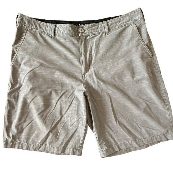Apt. 9 Men's Light Gray Flat Front Shorts - Picture 1 of 5